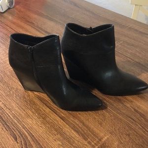 Nine West black bootie